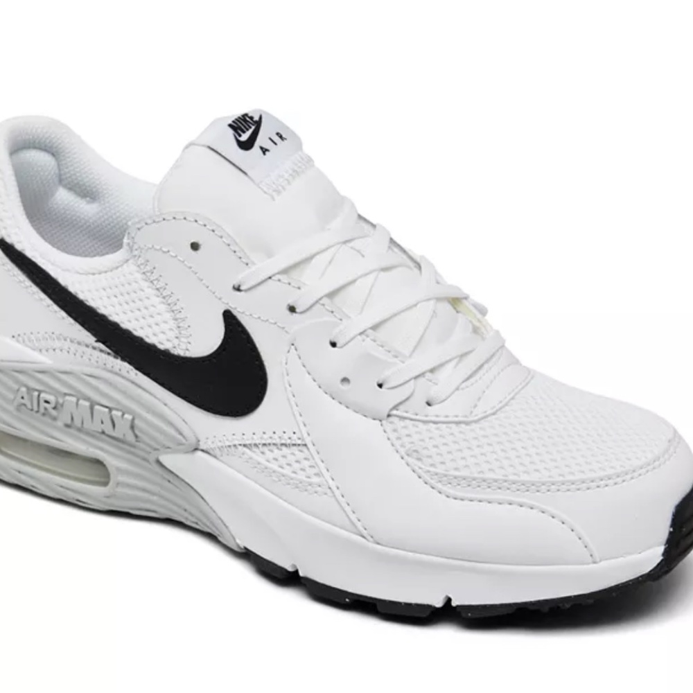 Women's Nike Air Max Excee Size: 7.5